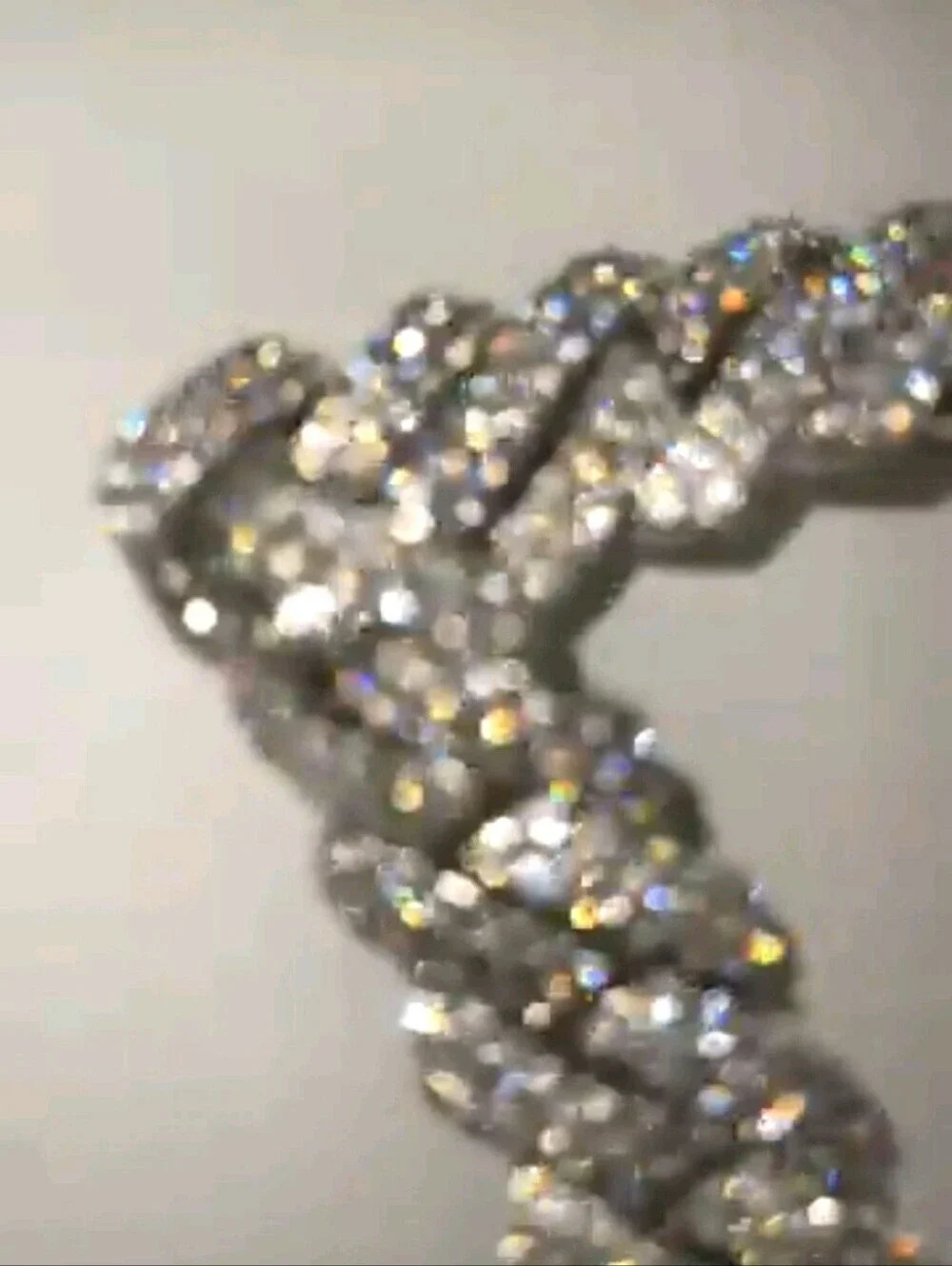 Iced Out GLD Diamond Prong Link Chain in White Gold - 25mm / 22